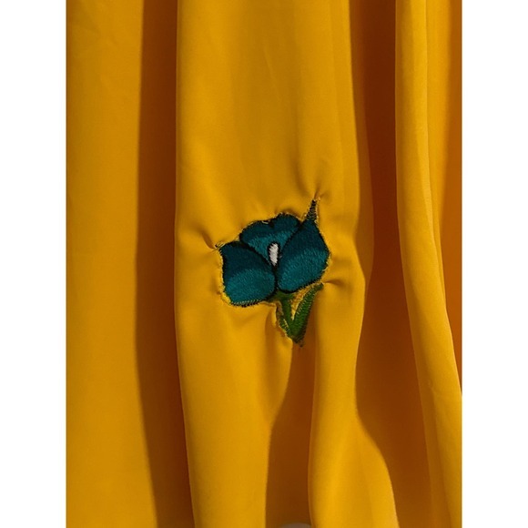 Embroidered floral long yellow skirt size small - Picture 4 of 8